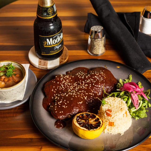 Pollo en Mole.